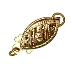 Oval filigree 'fish-hook' clasp in 9 carat gold
