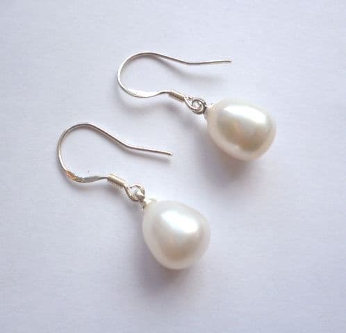 Tear-drop White pearls on silver hooks