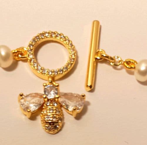 Toggle & Loop with Bee Pendant