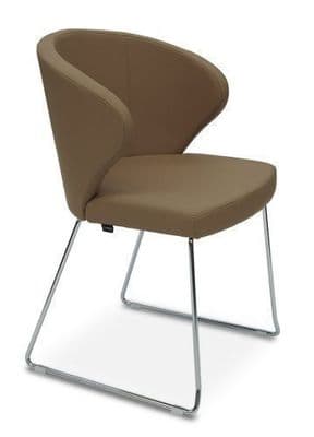 Doris P Armchair - Base 07