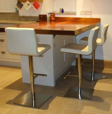 Quadra 2 Adjustable Bar Stool