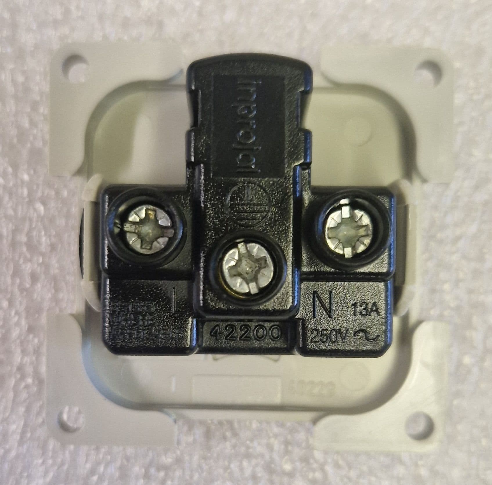 CBE 230v 3 Pin 13A Socket 002679B electrical, Caravan, Campervan