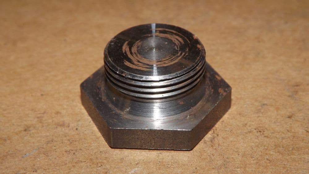 Front axle Screw plug