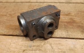 Hydraulic brake cylinder body.