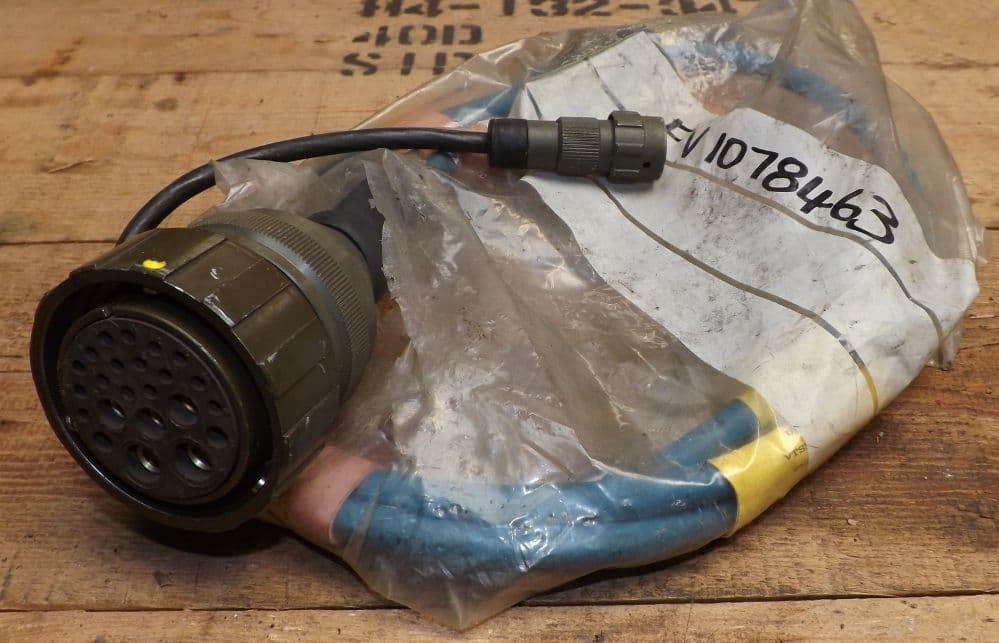 Multi pin plug and tails NOS FV1078463