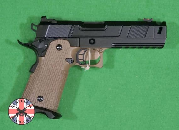 ARMY ARMAMENT R501 GBB CUSTOM 1911 GBB FULL METAL IN BLACK AND DESERT TAN
