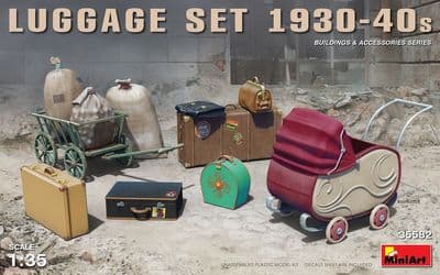 MT35582 Luggage set 1930-40s