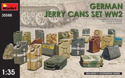 MT35588  GERMAN JERRY CANS SET WWII
