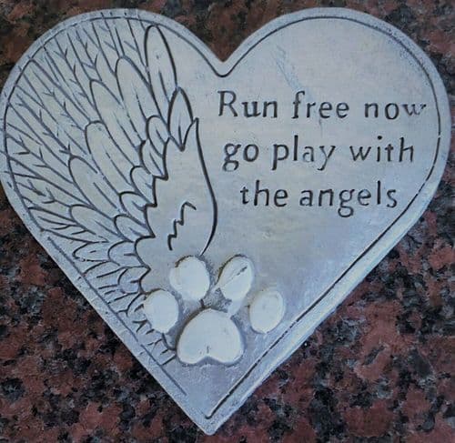 Run Free Heart Shaped Plaque Mould