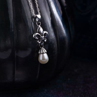 Fleur De Lis Silver Pendant with Pearl 9634