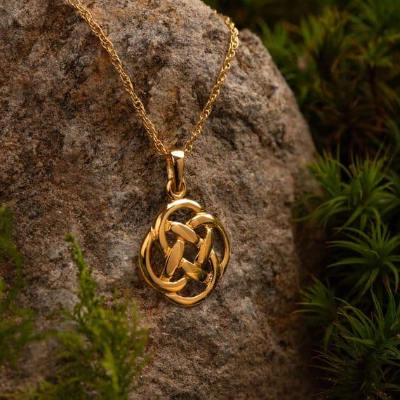 Scottish Celtic Knot Pendant Gold Finish 0886G