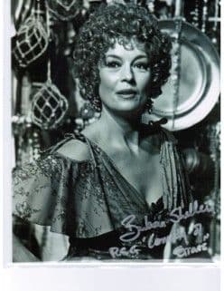 Barbara Shelley HAMMER HORROR Genuine Signed Autograph 10 x 8 COA 2200