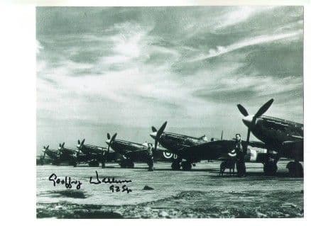 Bryon Duckenfield, Tom Neil and Geoffrey Wellum WW2 veterans genuine signed autographs 10x8 COA 1599