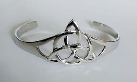 CHARMED TRIQUETRA BRACELET - 5108