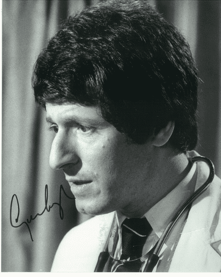 George Layton - Doctor in Charge, 10x8 genuine signed autograph 10233