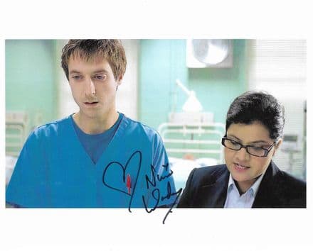 Nina Wadia DOCTOR WHO 10"x8" Genuine Signed Autograph COA 12257