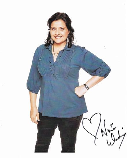 Nina Wadia DOCTOR WHO 10"x8" Genuine Signed Autograph COA 12259