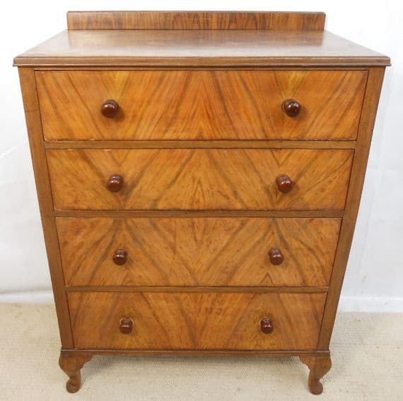 Walnut Chest of Drawers in Antique Queen Anne Style