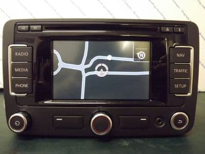 VW RNS-315 with Bluetooth and AUX *LIKE NEW* (Full 7 digit Postcode)