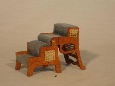 133. Folding Library Steps