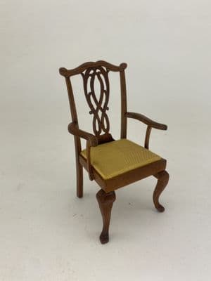 159. Chippendale Carver (Curvy)