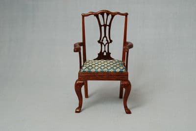 195. Chippendale Carver (New Straight Back)