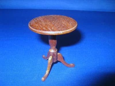 248. Small Round Table