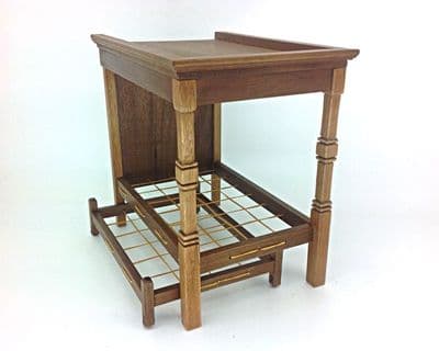 271. Tudor Truckle Bed