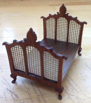 274. Victorian Single Bed (mesh boards)