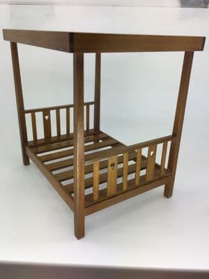 Arts & Craft Four poster bed