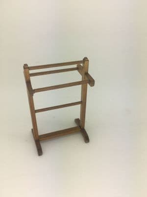 Arts & Craft Towel rail
