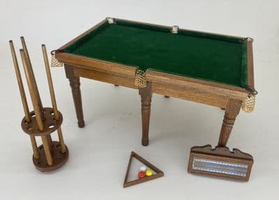 Billiard table set