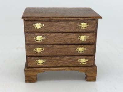 Small chest of drawers