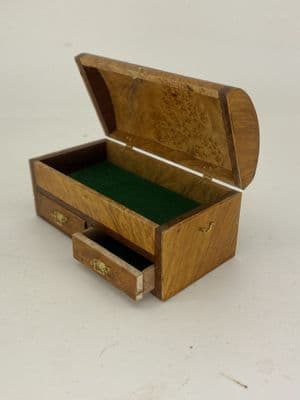 Veneered trunk