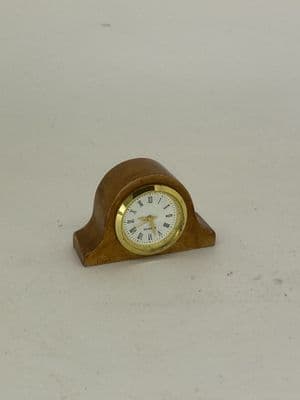 Working mantle clock