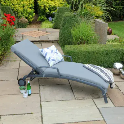 LG Outdoor Turin Cushioned Sunlounger
