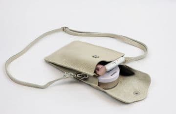 Leather Traveller Bag - Cream