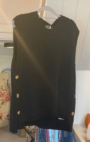 Side Button V Neck Ribbed Edge Cape Poncho Cape - Black