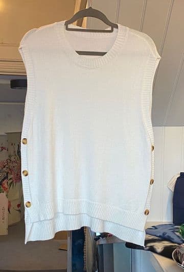 Side Buttons Knitted Vest - White