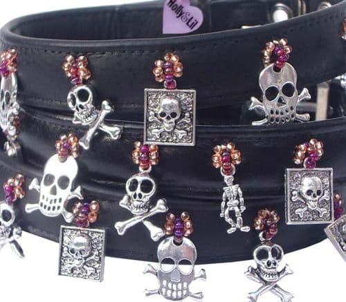 Pirate of the Carribbean. Charm dog collar.