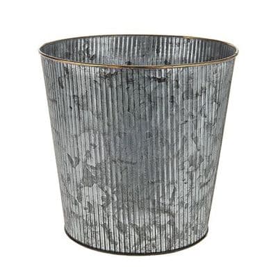 Classic Ribbed Metal Pot 19cm