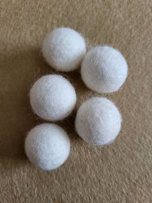 Ivory 2cm felt balls