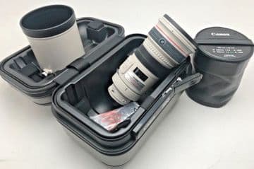 Canon 300mm F2.8L IS USM telephoto pro lens