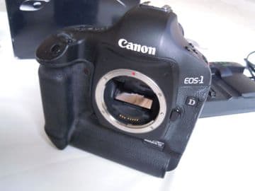 CANON EOS 1 D MARKIII CAMERA