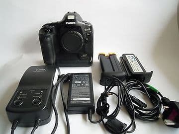 Canon EOS 1Ds Mark II 16.7 MP Digital SLR Camera - Black (Body Only)