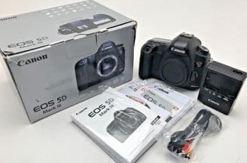 Canon EOS 5D Mark III 22.3MP Digital SLR Camera and Charger -Black