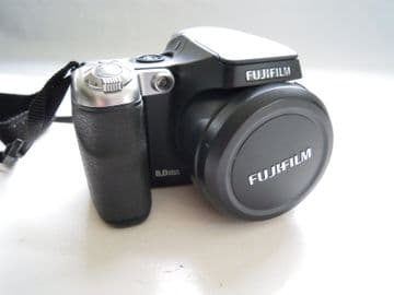 Fujifilm FinePix S Series S8000fd 8.0 MP Digital Camera - Black