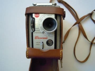 KODAK BROWNIE 8MM CAMERA