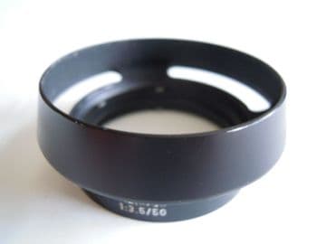 LEITZ LENS HOOD FOR 35MM F2.8 , F3.5 . 50MM F2.8,F3.5 LENS. WITH CAP