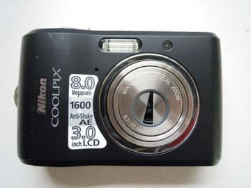 Nikon COOLPIX L18 8.0 MP Digital Camera - Matte black